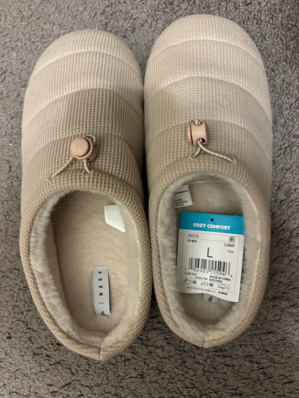 Never worn Reef Neutral Slip-On Slippers - Beige